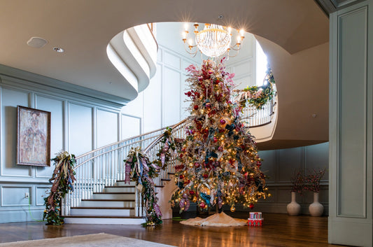 Homes & Sorority Houses: Christmas Interiors & Installations